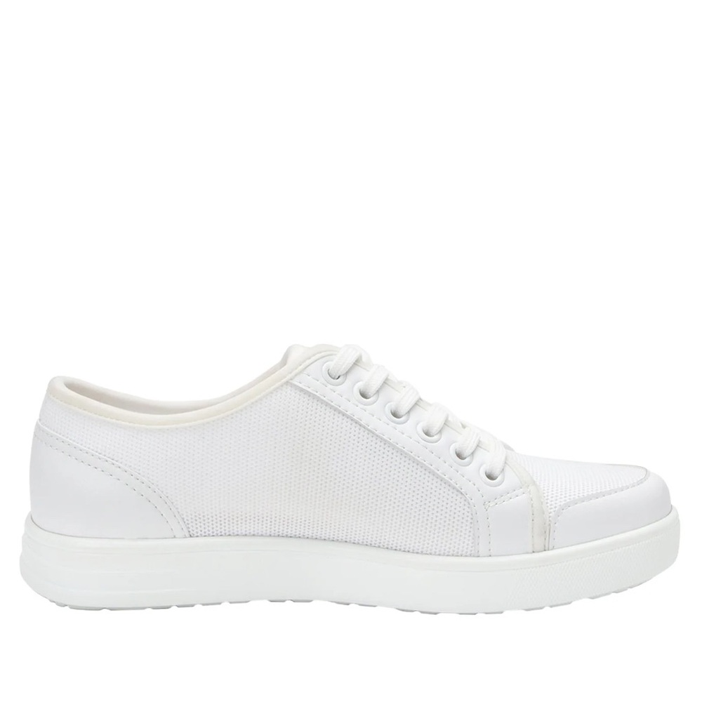Sneaq White Traq By Alegria Womens Sneaker Preowned Size 38 US Size 7.5